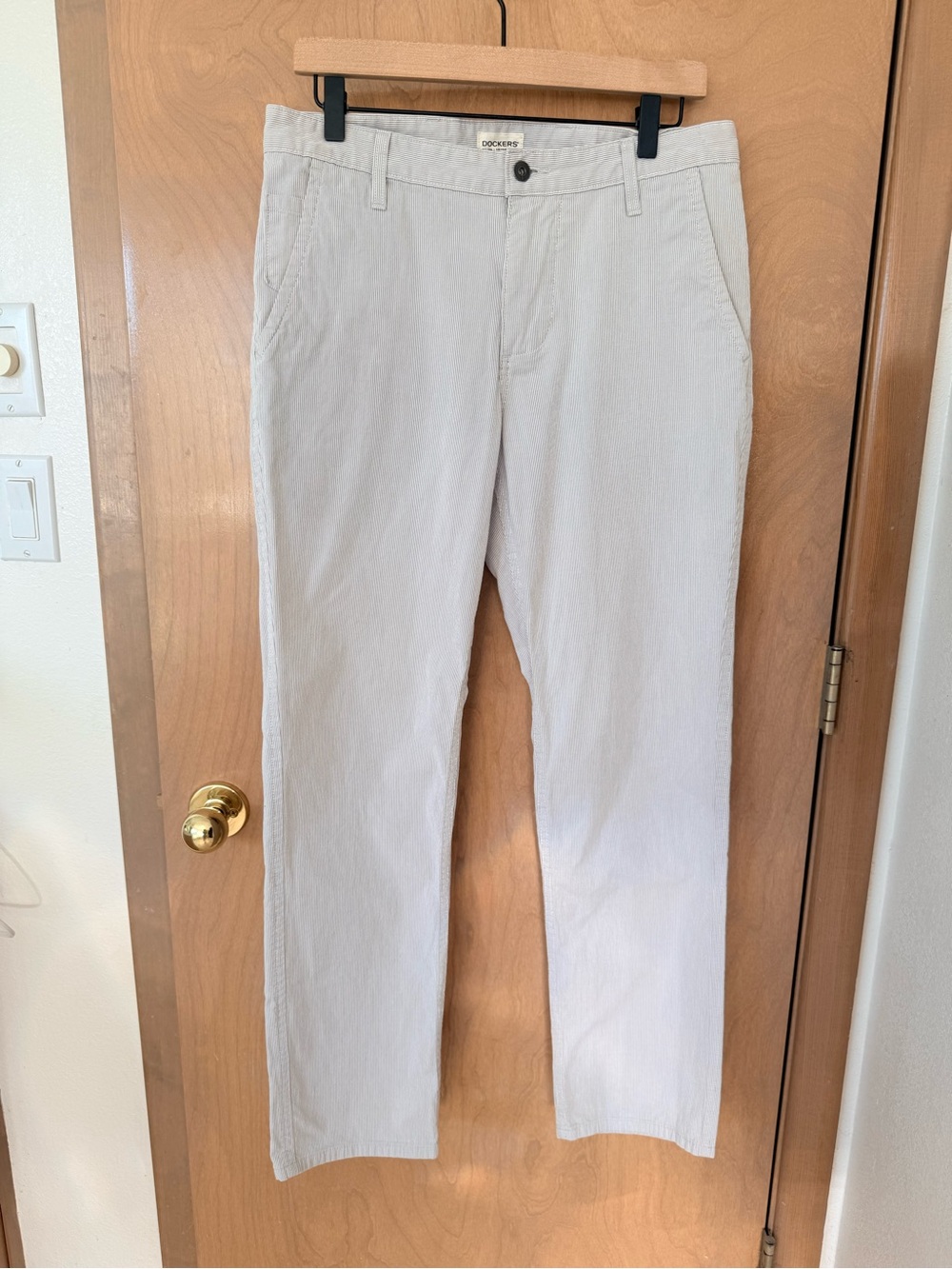 Dockers Men’s Light Gray Chinos